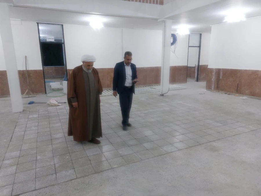 حجت الاسلام اصغری از آخرین روند بازسازی دبیرستان شهید مصطفی خمینی بازدید کرد 2