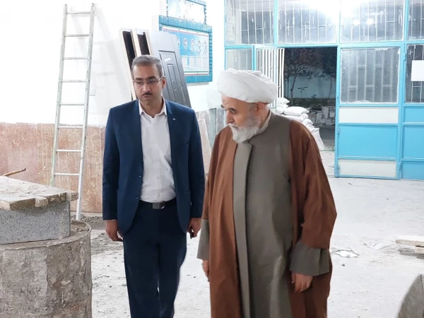 حجت الاسلام اصغری از آخرین روند بازسازی دبیرستان شهید مصطفی خمینی بازدید کرد 3