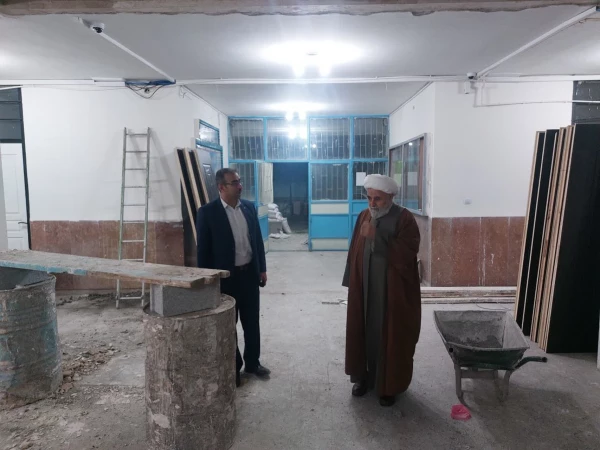 حجت الاسلام اصغری از آخرین روند بازسازی دبیرستان شهید مصطفی خمینی بازدید کرد 4
