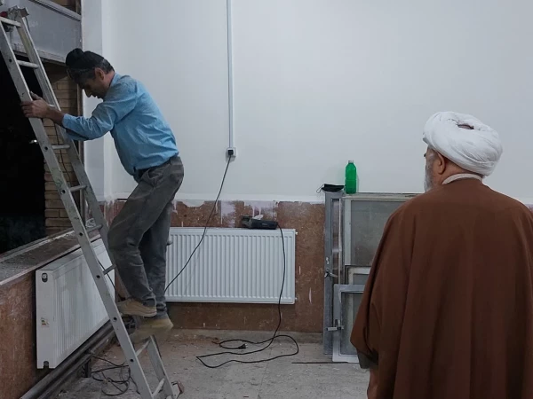 حجت الاسلام اصغری از آخرین روند بازسازی دبیرستان شهید مصطفی خمینی بازدید کرد 5