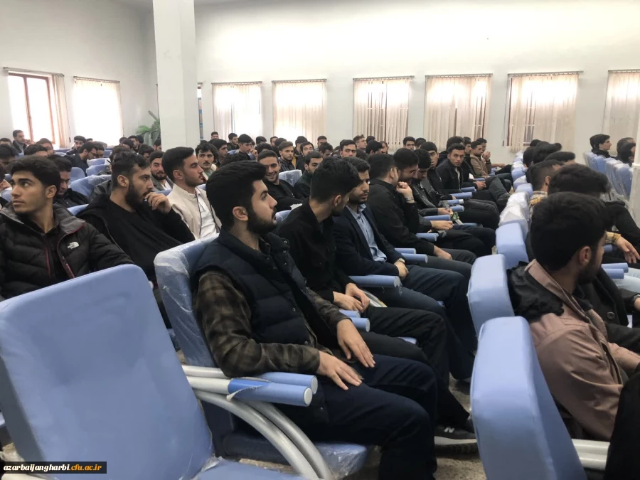 مراسم گرامیداشت 16 آذر روز دانشجو در مرکز امام خمینی(ره) سلماس برگزار شد.