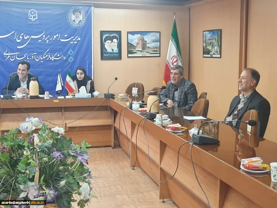 جلسه نقد و بررسی کتاب تاریخ و فلسفه زیست شناسی برگزار شد 7