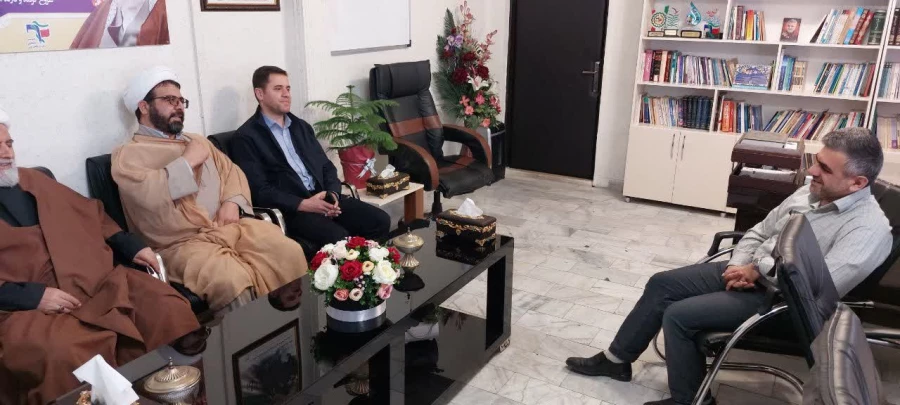 حجت الاسلام و المسلمین اصغری با فرمانده جدید ناحیه بسیج دانشجویی استان دیدار کرد 6