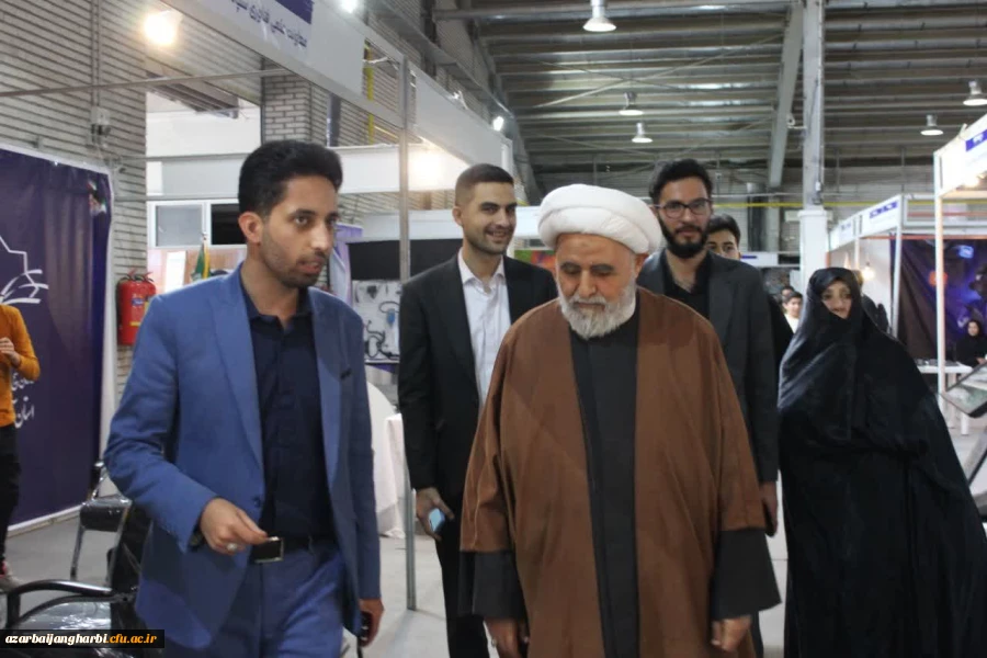 بازدید حجت الاسلام اصغری از نمایشگاه ال فن دانش آموزی  2