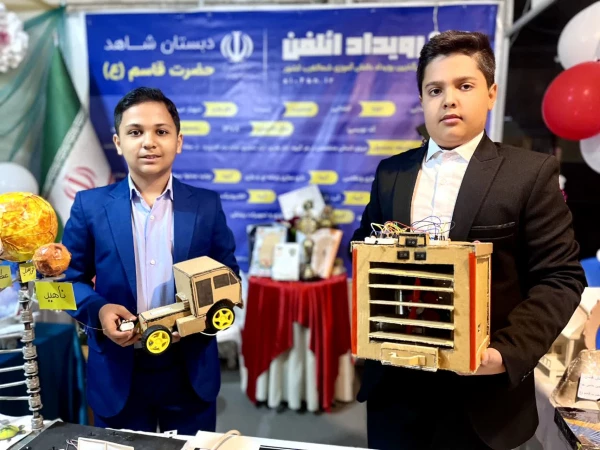 بازدید حجت الاسلام اصغری از نمایشگاه ال فن دانش آموزی  7