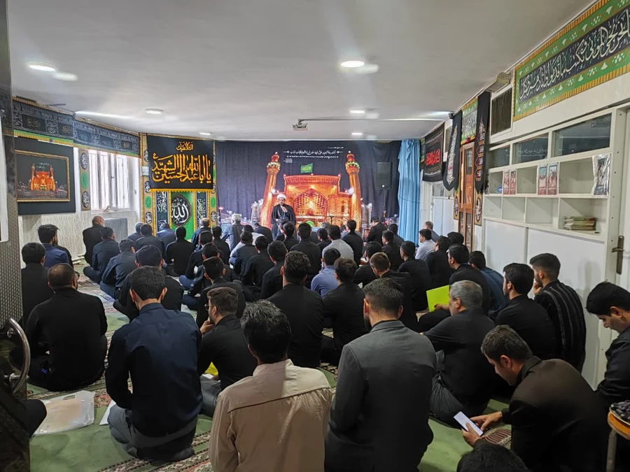 مراسم قرائت زیارت عاشورا در نمازخانه پردیس شهید رجایی ارومیه برگزار شد 7