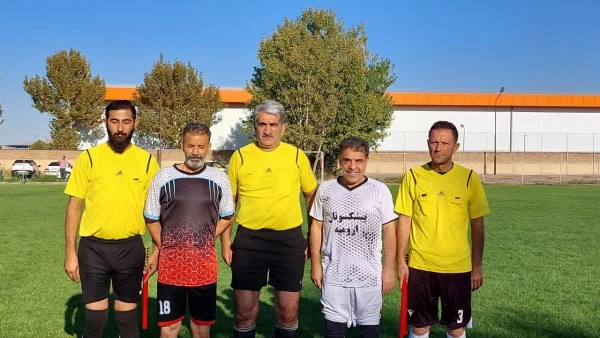 مسابقه فوتبال جام شهدای نیروی انتظامی بین تیم های پیشکسوتان شهرستان ارومیه و نقده 2