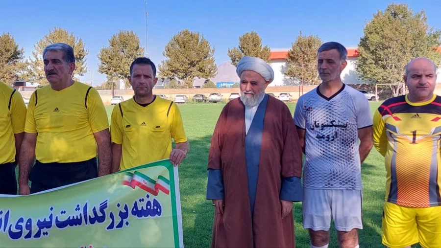 مسابقه فوتبال جام شهدای نیروی انتظامی بین تیم های پیشکسوتان شهرستان ارومیه و نقده 6