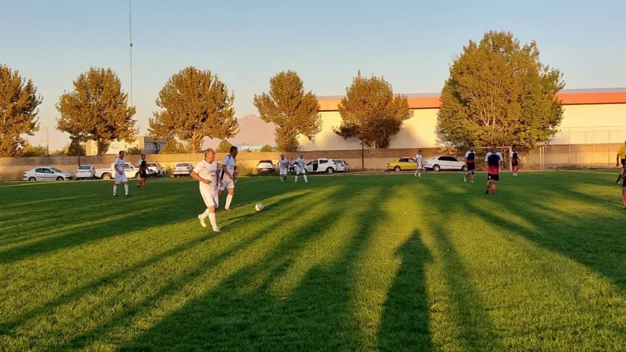 مسابقه فوتبال جام شهدای نیروی انتظامی بین تیم های پیشکسوتان شهرستان ارومیه و نقده 8