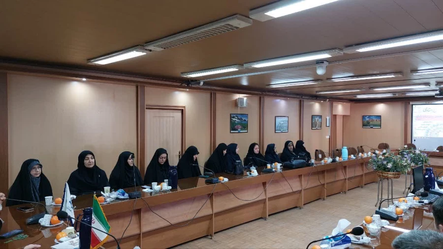 نشست هم اندیشی بسیج اساتید دانشگاه فرهنگیان استان آذربایجان غربی 5