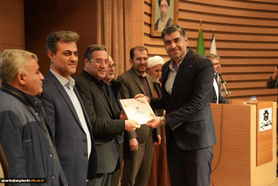 جشنواره تجلیل از برگزیدگان پژوهش و فناوری استان آذربایجان غربی برگزار شد 7