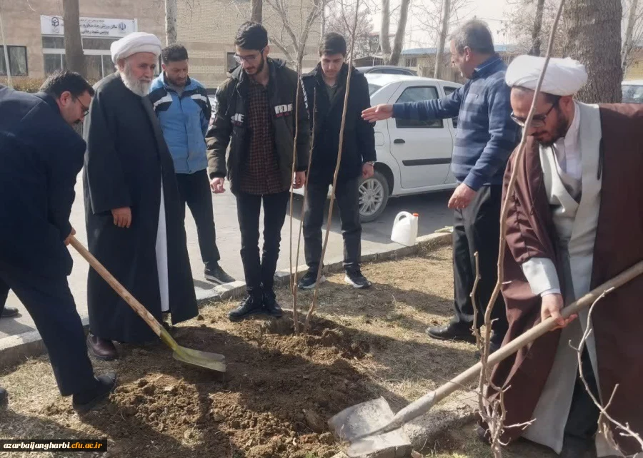 مراسم روز درختکاری پردیس شهید رجایی ارومیه 5