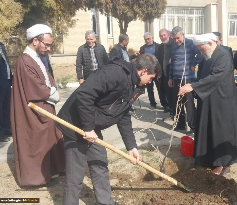 مراسم روز درختکاری پردیس شهید رجایی ارومیه 6