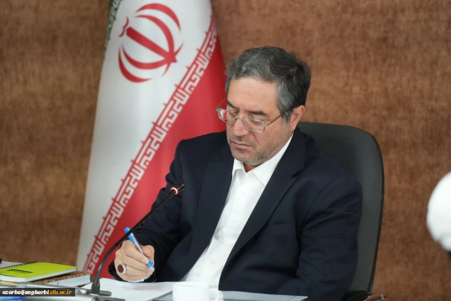  اساتید دانشگاه چراغ هدایت جامعه هستند 2