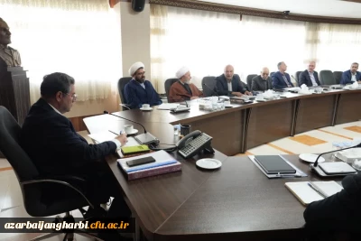 حجت الاسلام و المسلمین محمود اصغری در جلسه هیئت امناء دانشگاه فرهنگیان: 

کمبود هیئت علمی در دانشگاه فرهنگیان یک مسئله اساسی است 