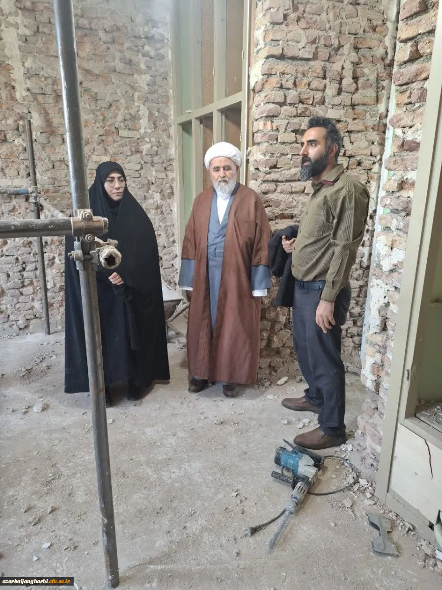 ریاست دانشگاه فرهنگیان استان آذربایجان غربی از روند بازسازی خوی بازدید کرد 2