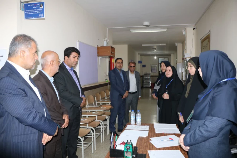 مدیرکل آموزش و پرورش استان از روند ارزیابی و مصاحبه داوطلبان ورود به دانشگاه فرهنگیان آذربایجان غربی بازدید کرد 4
