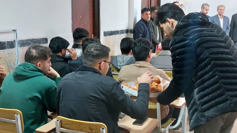 حضور سرزده سرپرست دانشگاه فرهنگیان آذربایجان غربی در کلاس ها؛ گرامیداشت روز دانشجو در میان دانشجومعلمان 2