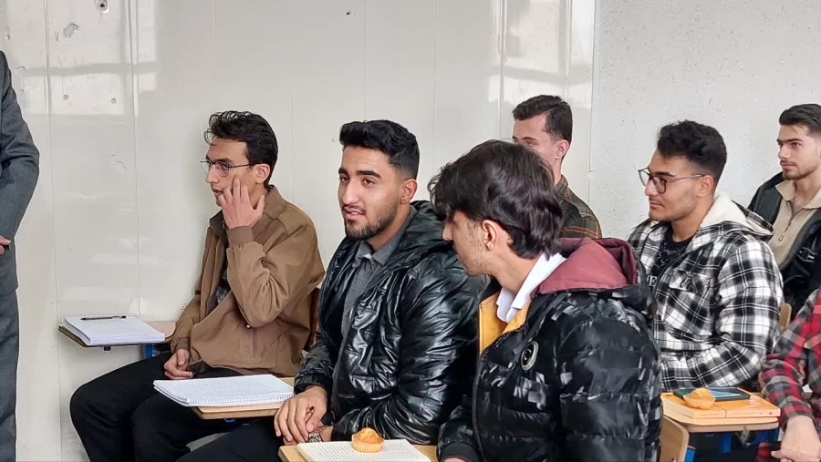حضور سرزده سرپرست دانشگاه فرهنگیان آذربایجان غربی در کلاس ها؛ گرامیداشت روز دانشجو در میان دانشجومعلمان 2
